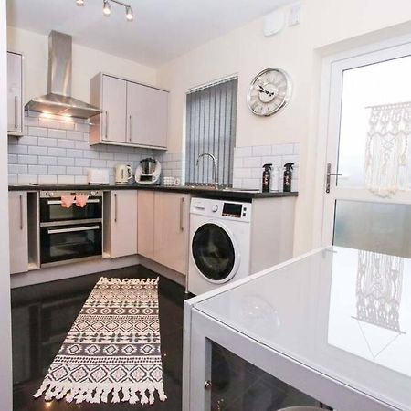No25-Luxe Living Guest House- 2 Bed-Wifi-Free Parking-City- Beach 斯旺西 外观 照片